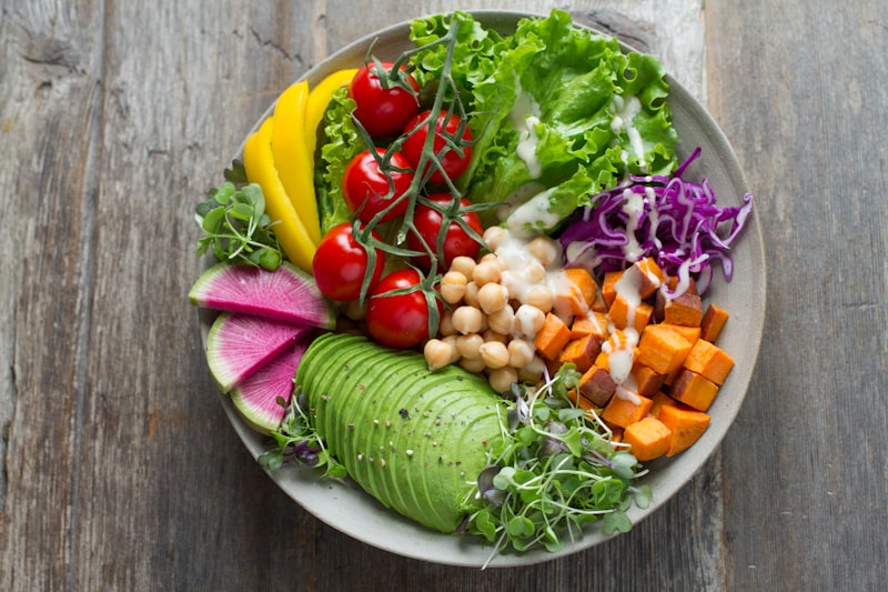 A CaloriZen nutritionist preparing a meal plan